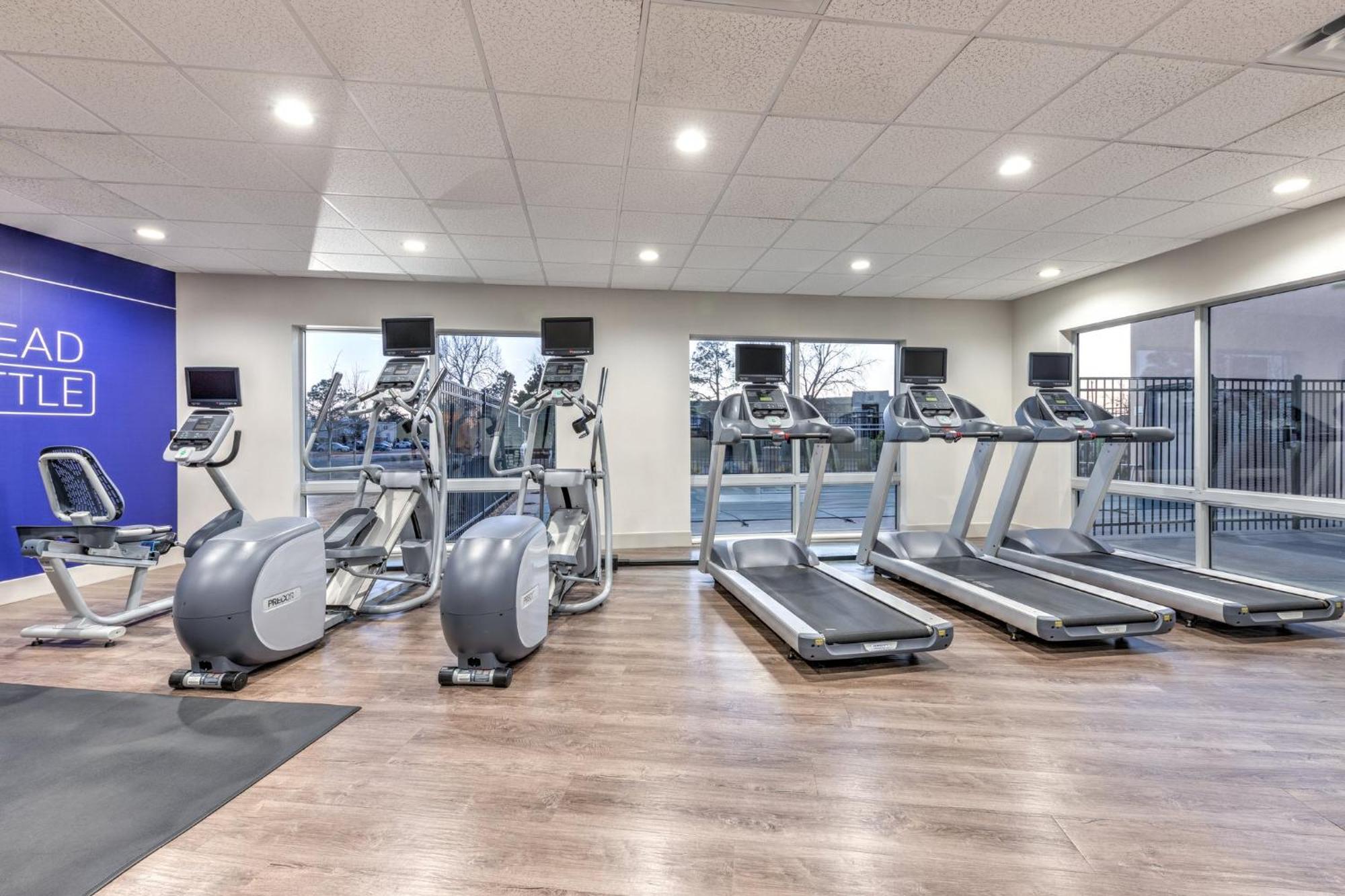 Holiday Inn Express & Suites Moore By Ihg Esterno foto
